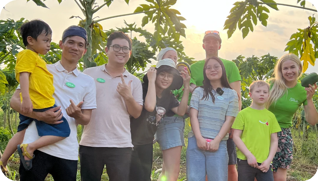 Ellyt team on the farm